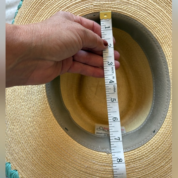 Sunbody Hat Handcrafted - Picture 10 of 16